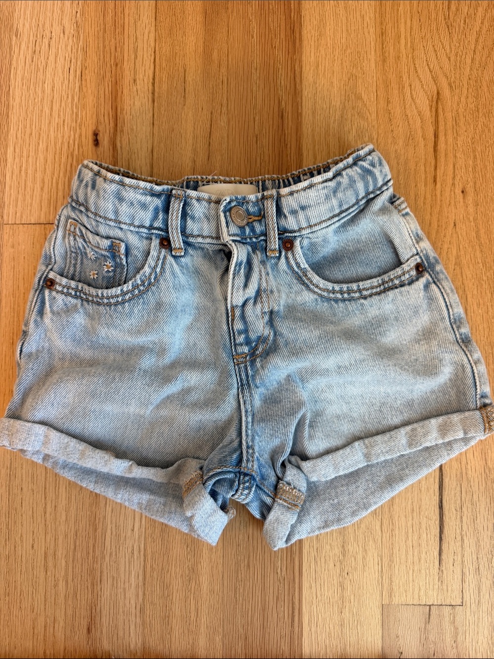 Zara girls Light Wash floral Denim Roll-Cuff Shorts 6T